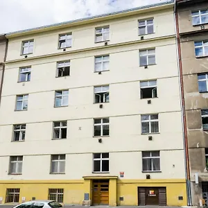 https://prison-apartment-get-locked-up-in-centre-of-prague.praguehotelsweb.com